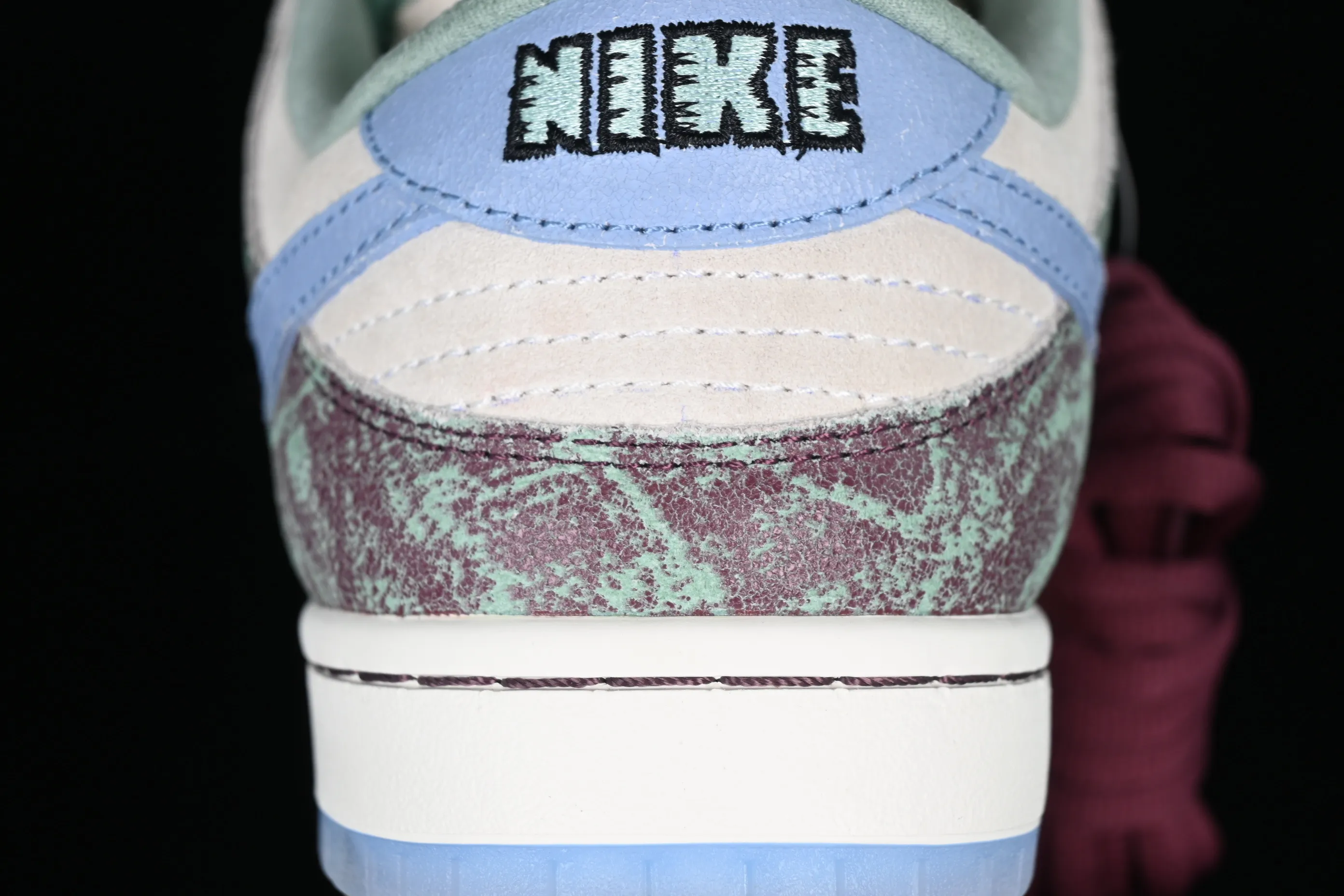 All Categories Nk SB Dunk Series Nk SB Dunk Low Low-top sneakers Crenshaw Skate Club x Nk SB Dunk Low joint model SB low-top sports and leisure sneakers FN4193-100